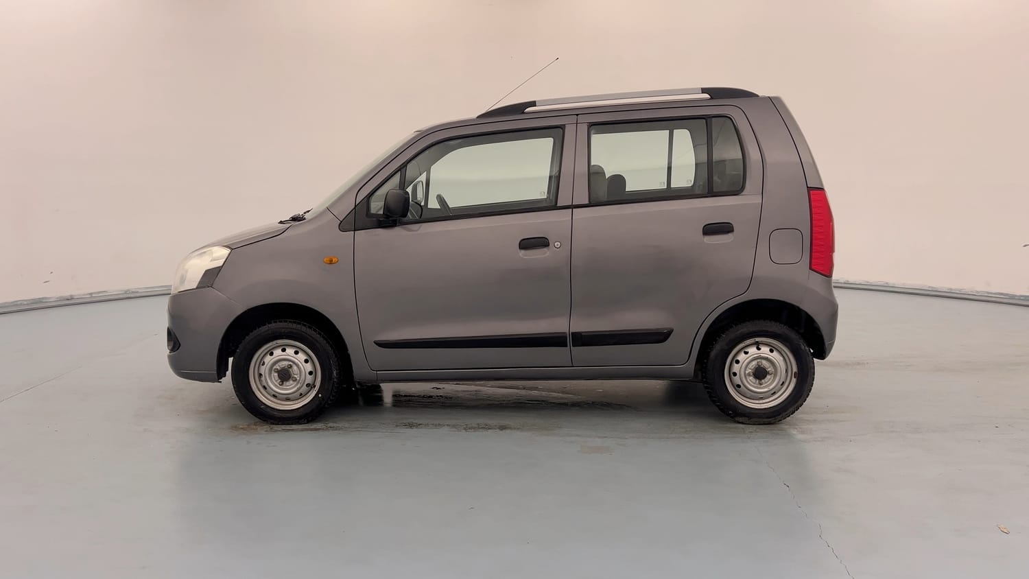 Used 2012 Maruti Suzuki Wagon R LXi Petrol Manual exterior LEFT SIDE VIEW