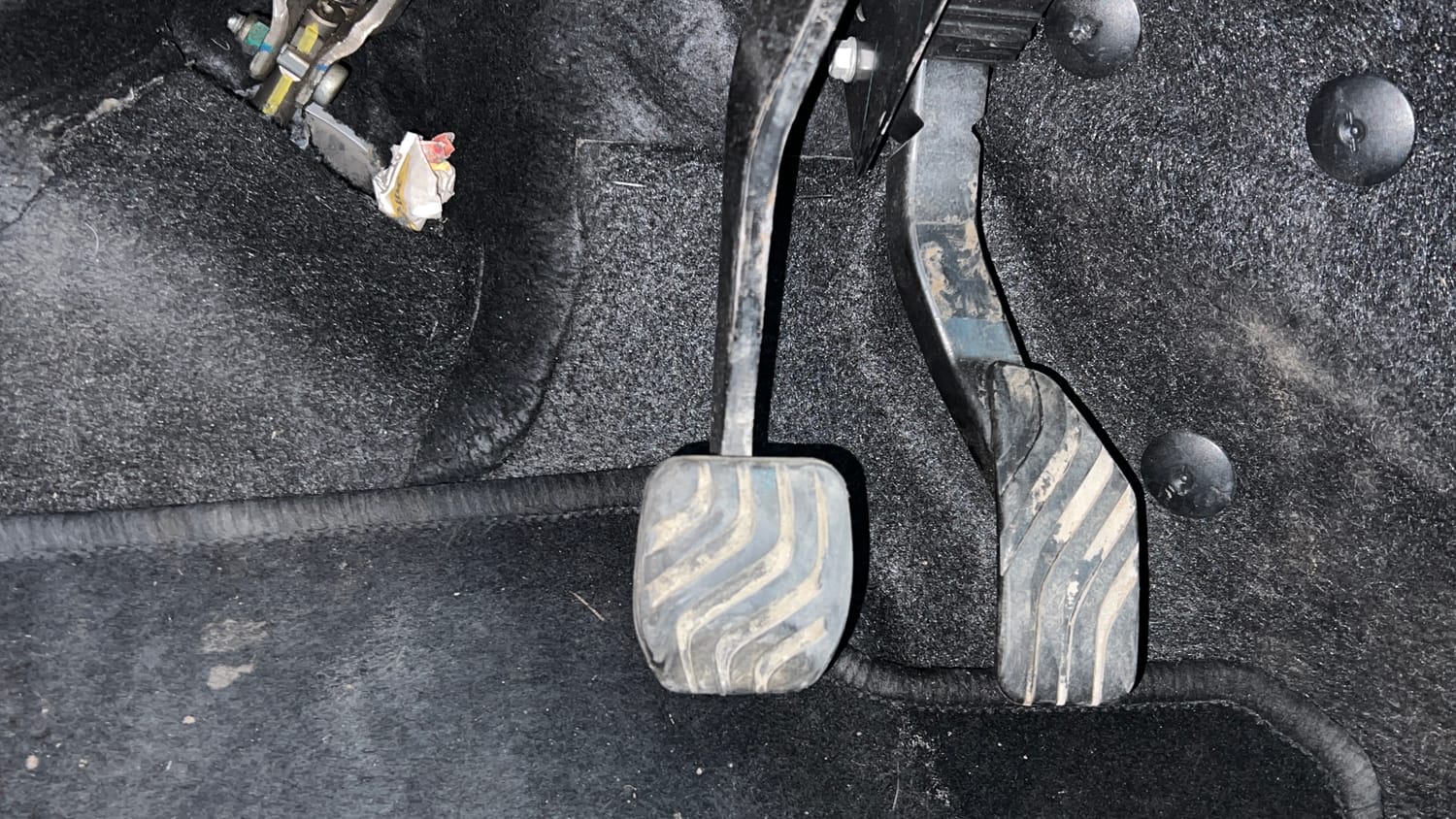 Used 2022 Renault Triber RXZ Petrol Automatic interior PEDALS VIEW