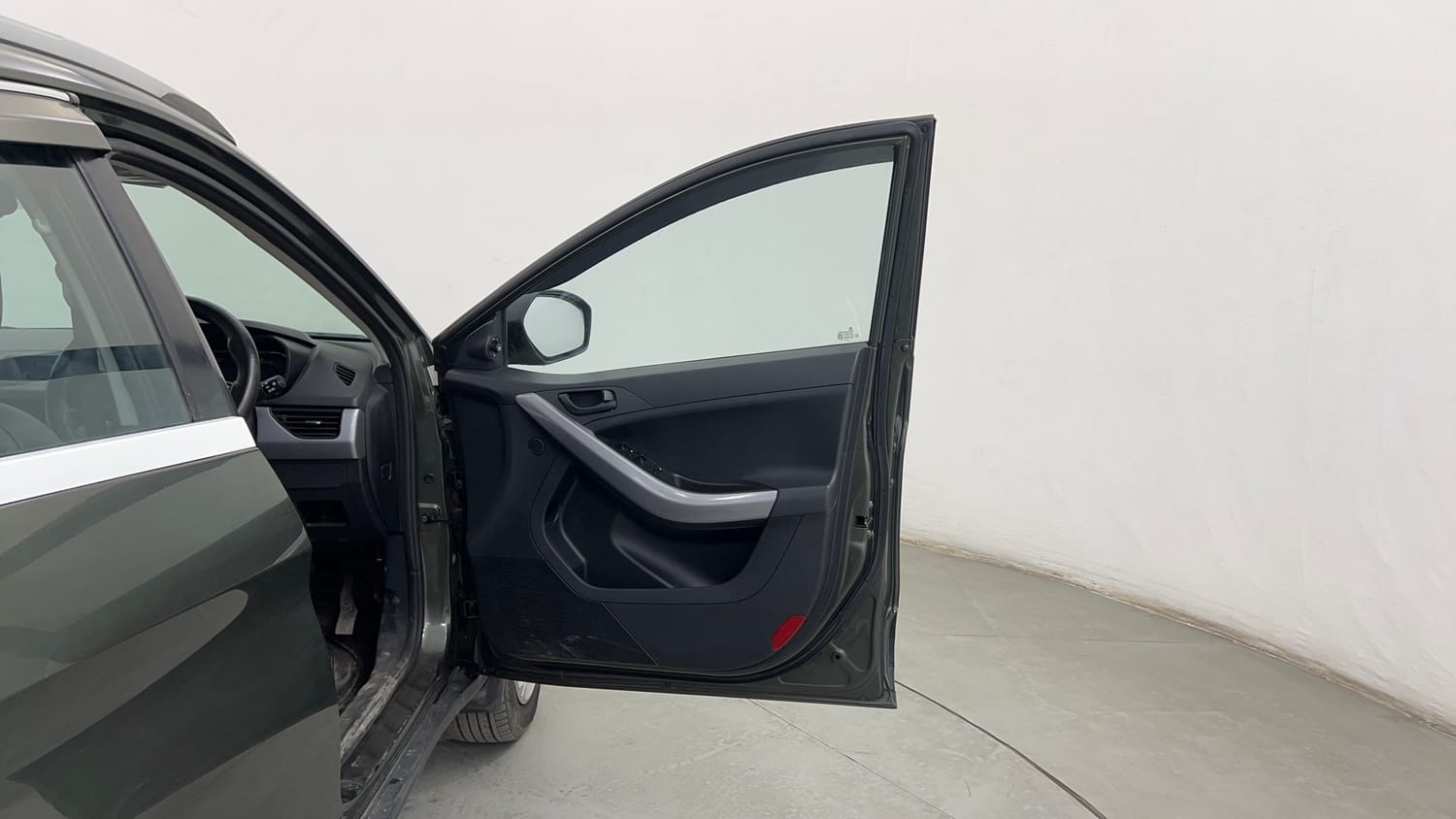 Used 2022 Tata Nexon XM Petrol Manual interior RIGHT FRONT DOOR OPEN VIEW