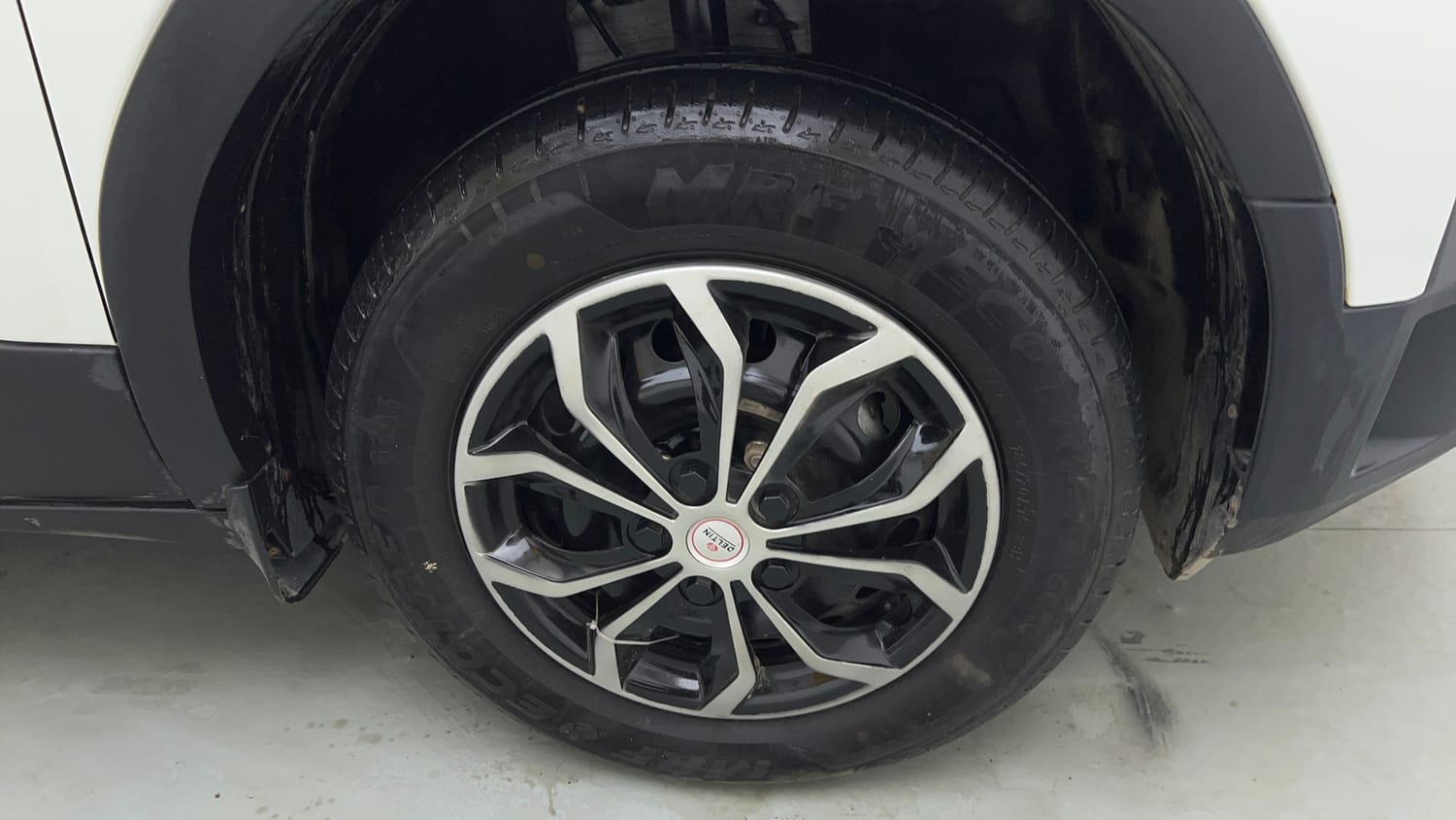 Used 2026 Tata Punch Pure + Petrol Manual tyres RIGHT FRONT TYRE RIM VIEW
