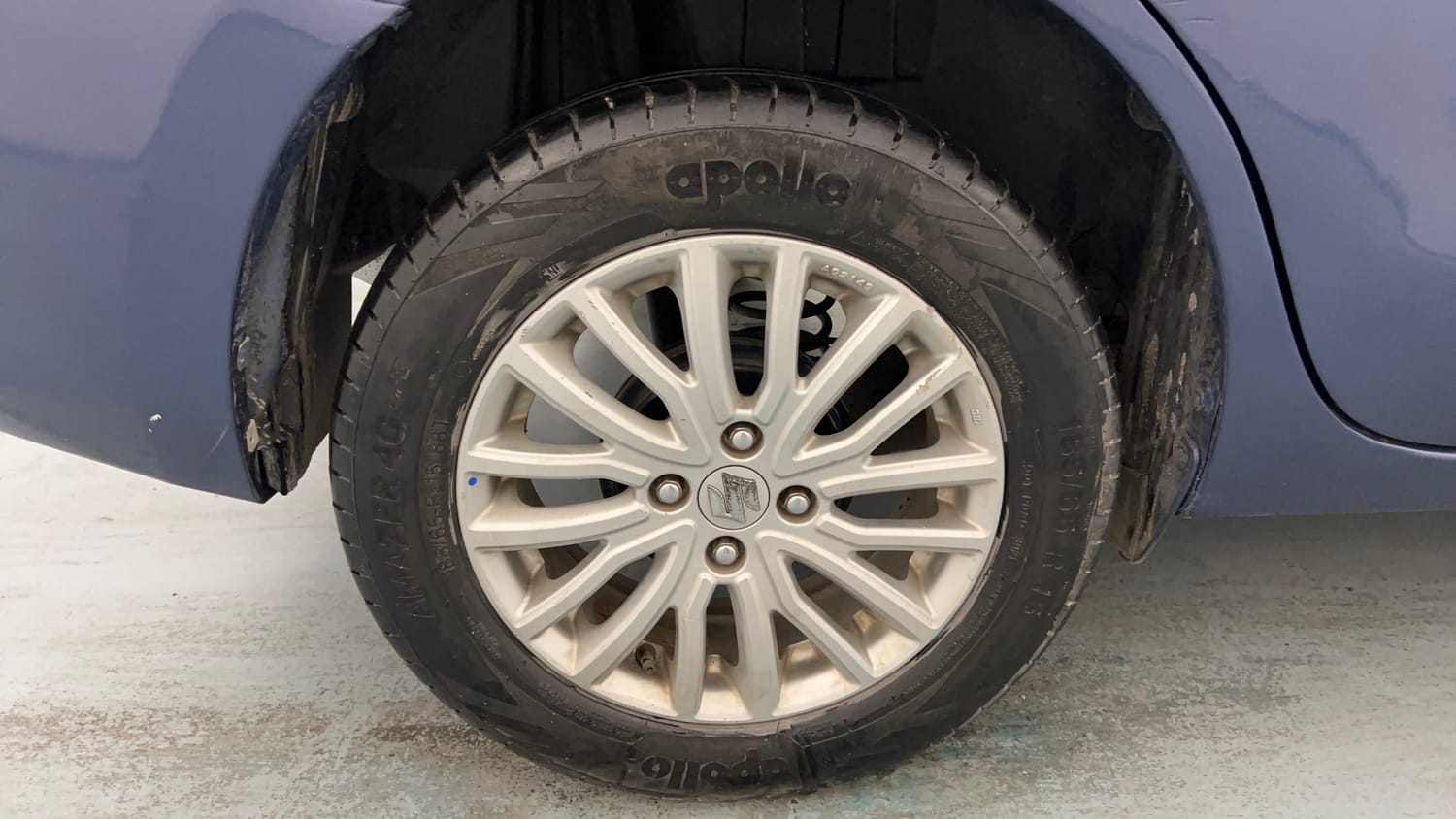 Used 2017 Maruti Suzuki Dzire ZXi Petrol Manual tyres RIGHT REAR TYRE RIM VIEW