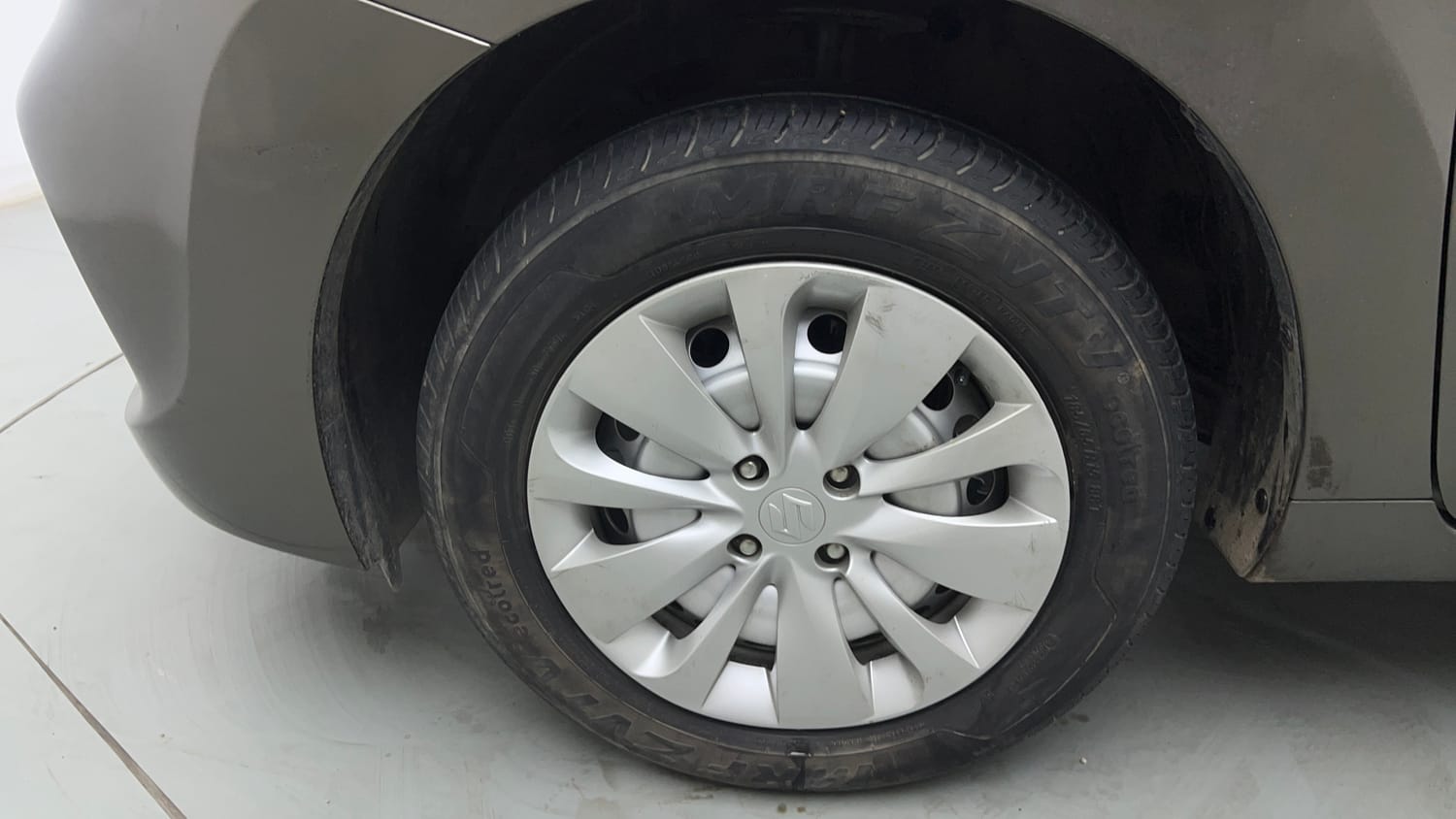 Used 2021 Maruti Suzuki Baleno Sigma Petrol Manual tyres LEFT FRONT TYRE RIM VIEW