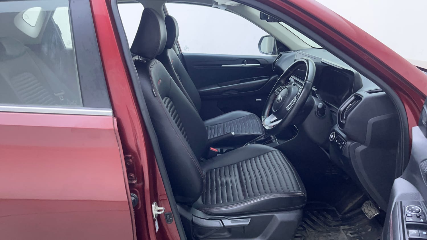 Used 2021 Kia Sonet GTX Plus 1.0 DCT Petrol Automatic interior RIGHT SIDE FRONT DOOR CABIN VIEW