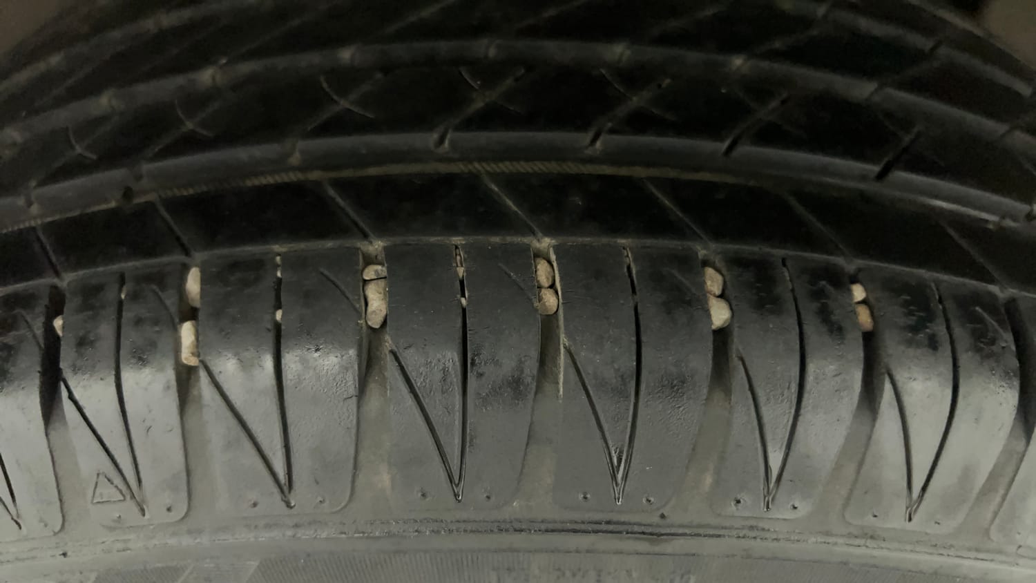 Used 2022 Toyota Urban Cruiser Premium Grade AT Petrol Automatic tyres LEFT REAR TYRE TREAD VIEW