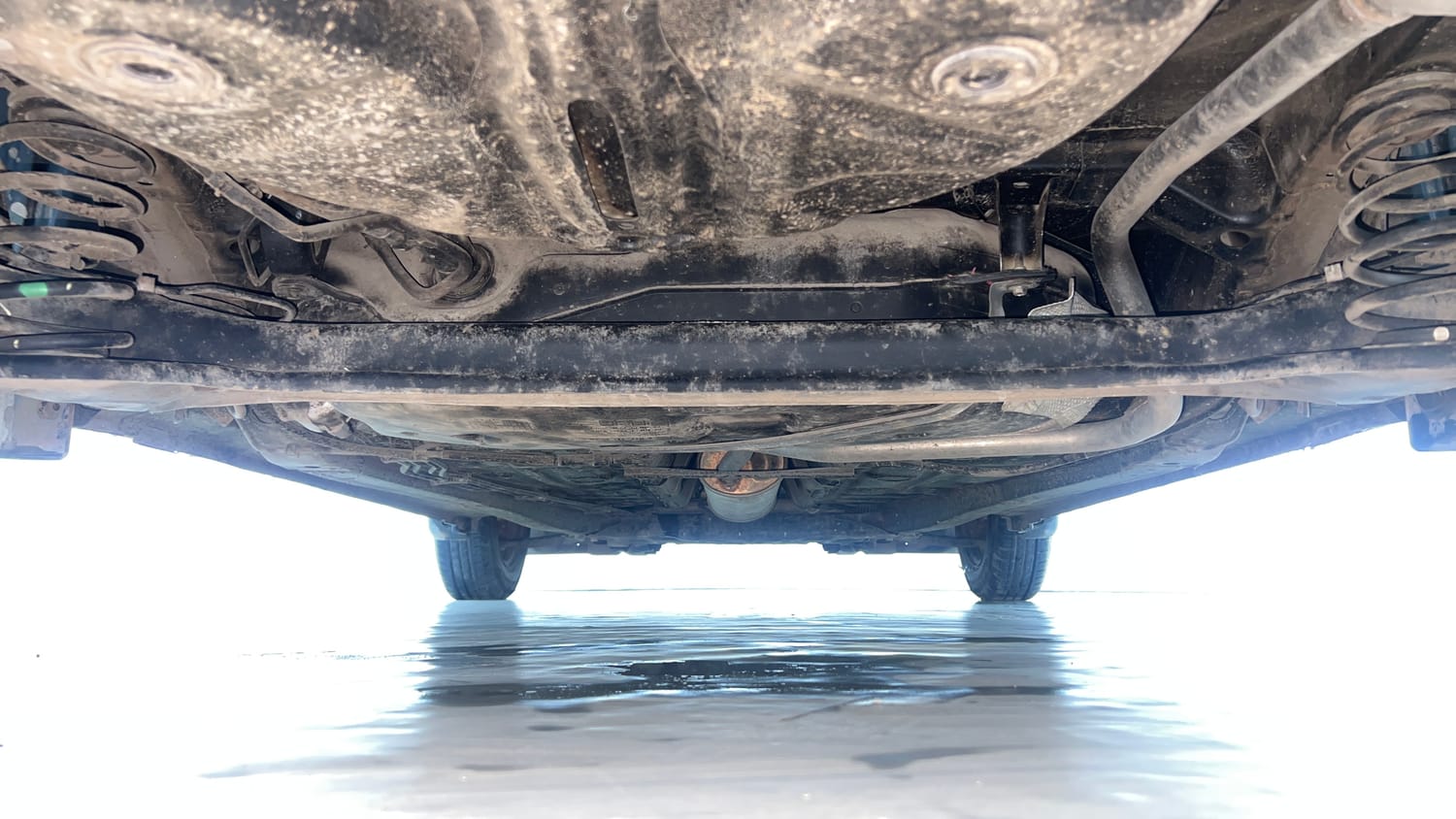 Used 2019 Maruti Suzuki Dzire VXi AMT Petrol Automatic extra REAR UNDERBODY VIEW (TAKEN FROM REAR)