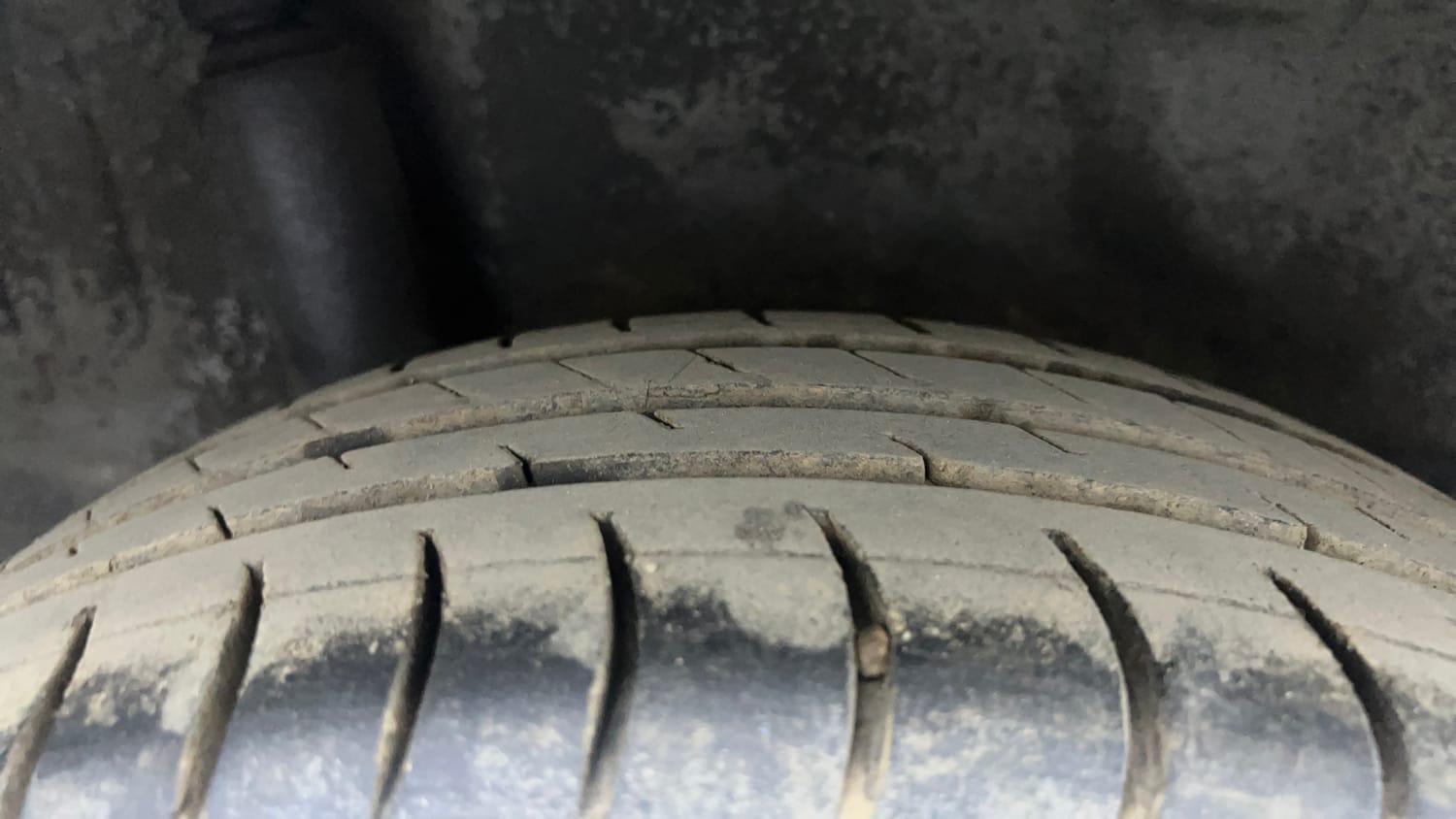 Used 2014 Honda Brio S MT Petrol Manual tyres RIGHT REAR TYRE TREAD VIEW