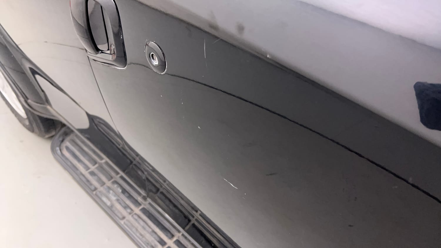 Used 2021 Mahindra XUV500 W9 Diesel Manual dents MINOR SCRATCH