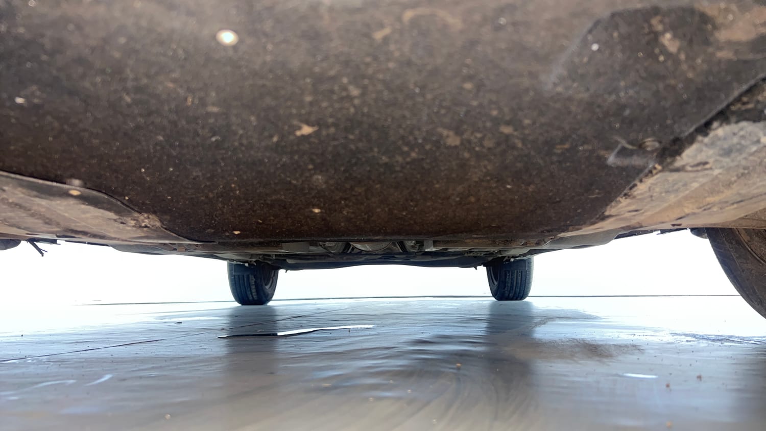 Used 2024 Toyota Glanza E Petrol Manual extra FRONT LEFT UNDERBODY VIEW