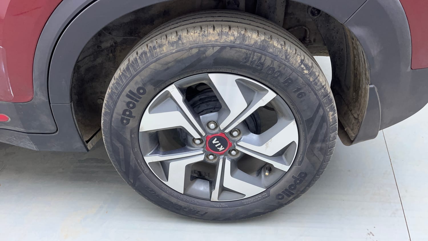 Used 2021 Kia Sonet GTX Plus 1.0 DCT Petrol Automatic tyres LEFT REAR TYRE RIM VIEW