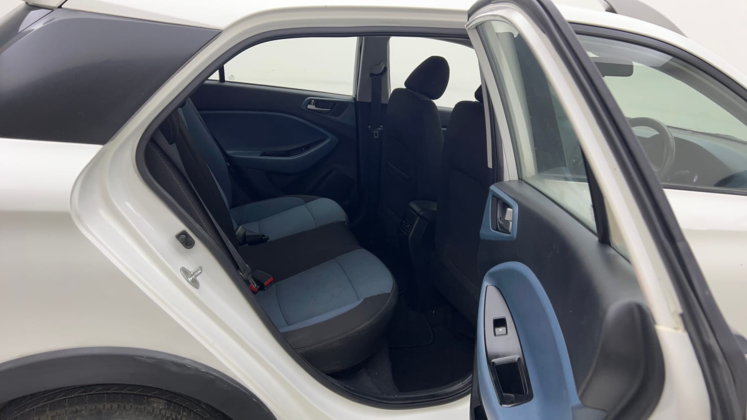Used 2016 Hyundai i20 Active 1.2 SX Petrol Manual interior RIGHT SIDE REAR DOOR CABIN VIEW