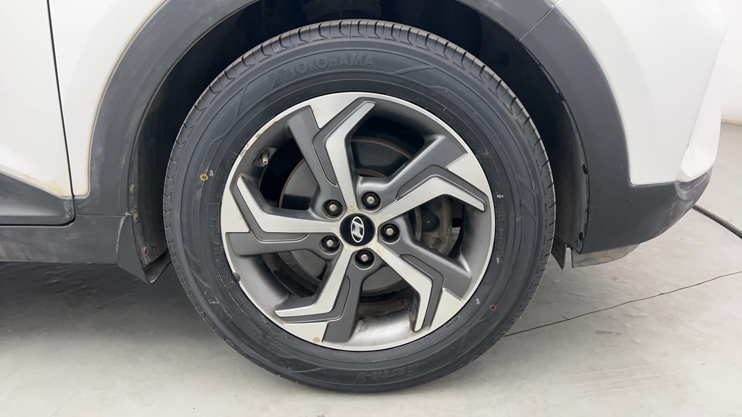 Used 2019 Hyundai Creta SX 1.6 AT Petrol Petrol Automatic tyres RIGHT FRONT TYRE RIM VIEW
