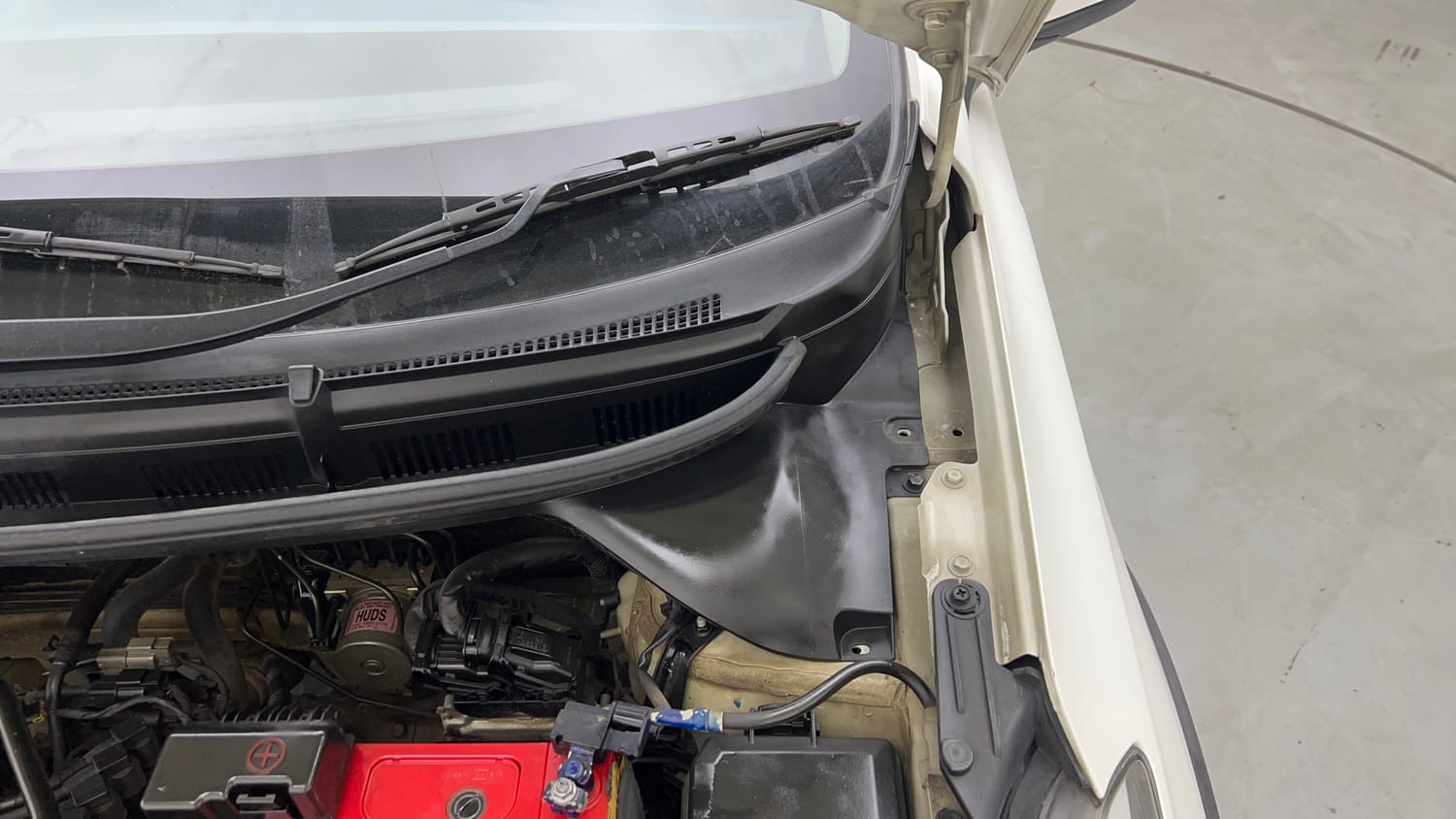 Used 2016 Hyundai i20 Active 1.2 SX Petrol Manual engine ENGINE LEFT SIDE HINGE & APRON VIEW