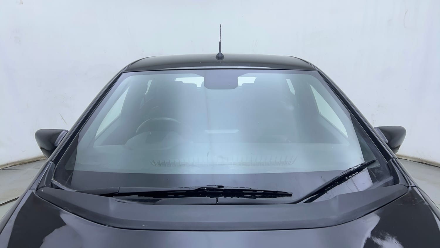 Used 2022 Tata Altroz XZ Plus Petrol Dark Edition Petrol Manual exterior FRONT WINDSHIELD VIEW