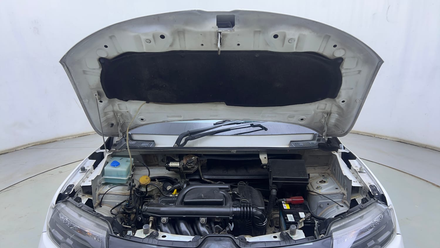 Used 2022 Renault Kwid RXT 1.0 Petrol Manual engine ENGINE & BONNET OPEN FRONT VIEW