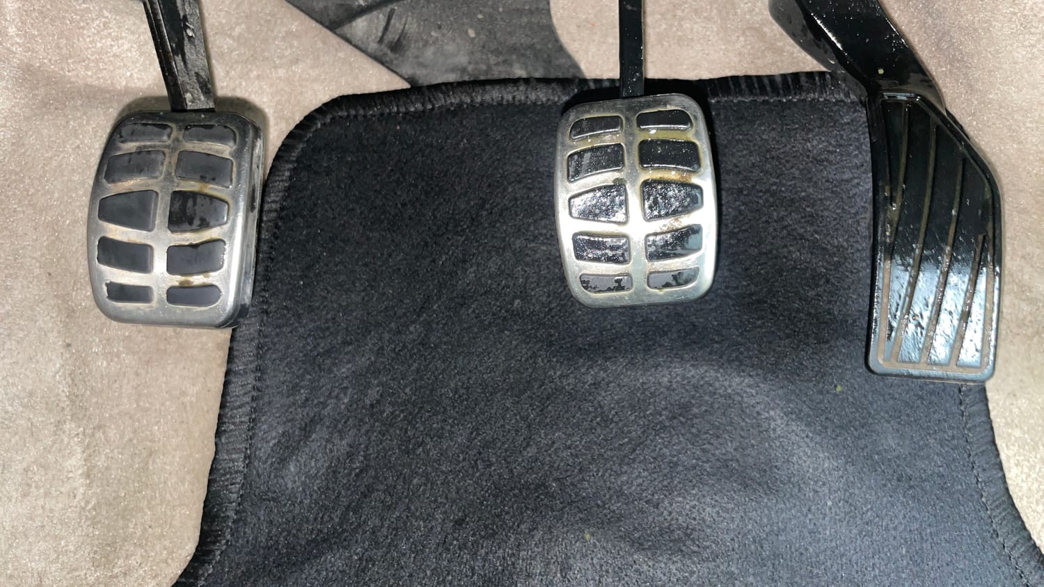 Used 2016 Maruti Suzuki Swift Dzire VXI Petrol Manual interior PEDALS VIEW