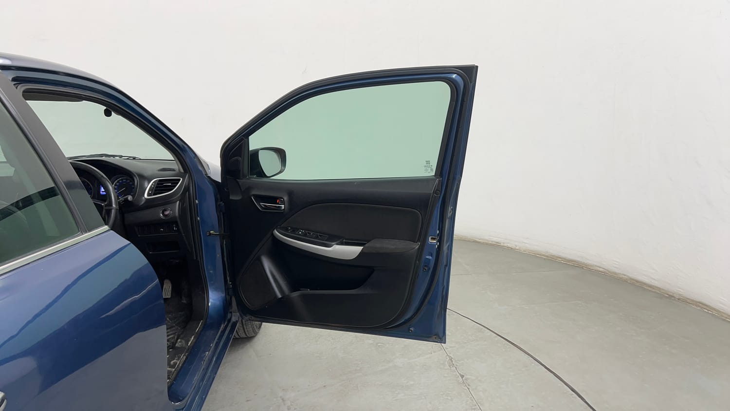 Used 2016 Maruti Suzuki Baleno Zeta 1.2 Petrol Manual interior RIGHT FRONT DOOR OPEN VIEW