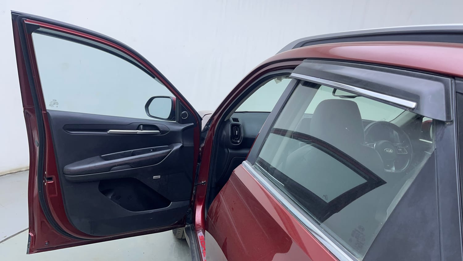 Used 2021 Kia Sonet GTX Plus 1.0 DCT Petrol Automatic interior LEFT FRONT DOOR OPEN VIEW