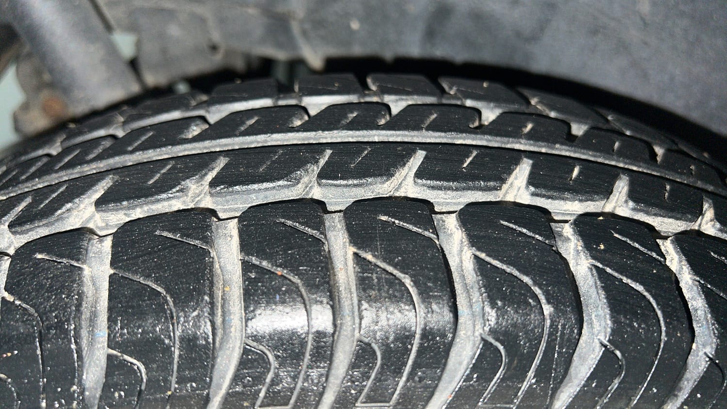 Used 2012 Maruti Suzuki Wagon R LXi Petrol Manual tyres RIGHT REAR TYRE TREAD VIEW