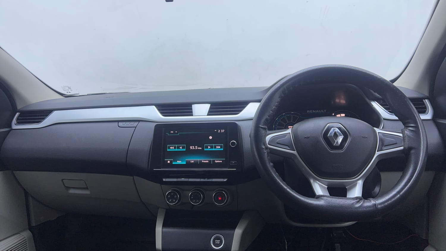 Used 2020 Renault Triber RXZ Petrol Manual interior DASHBOARD VIEW
