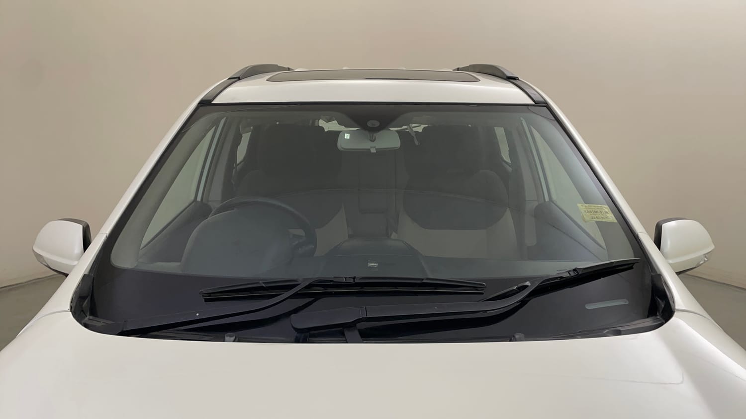 Used 2018 Mahindra XUV500 W9 AT Diesel Automatic exterior FRONT WINDSHIELD VIEW