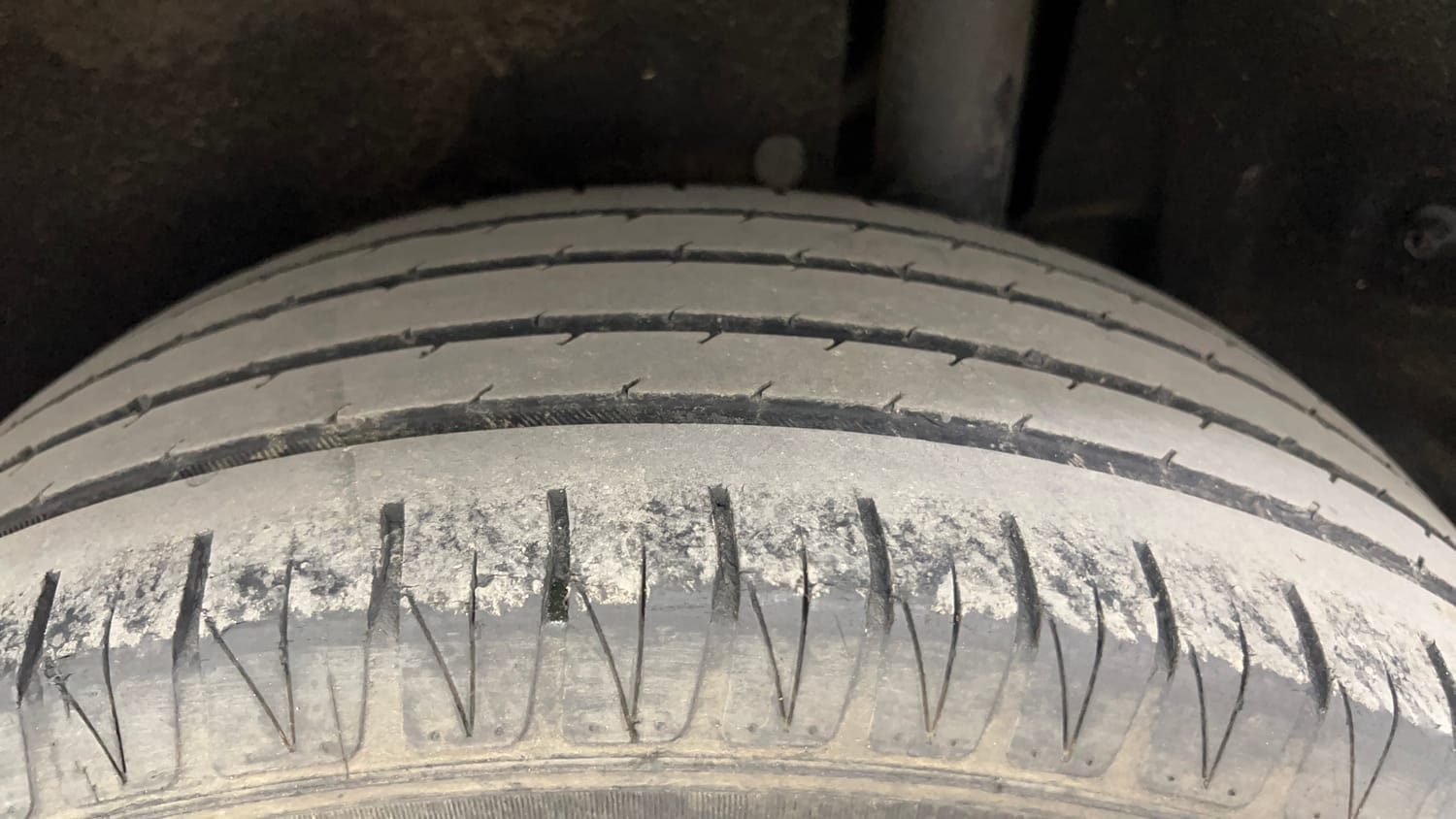 Used 2018 Maruti Suzuki Vitara Brezza [2016-2020] ZDi Diesel Manual tyres LEFT REAR TYRE TREAD VIEW