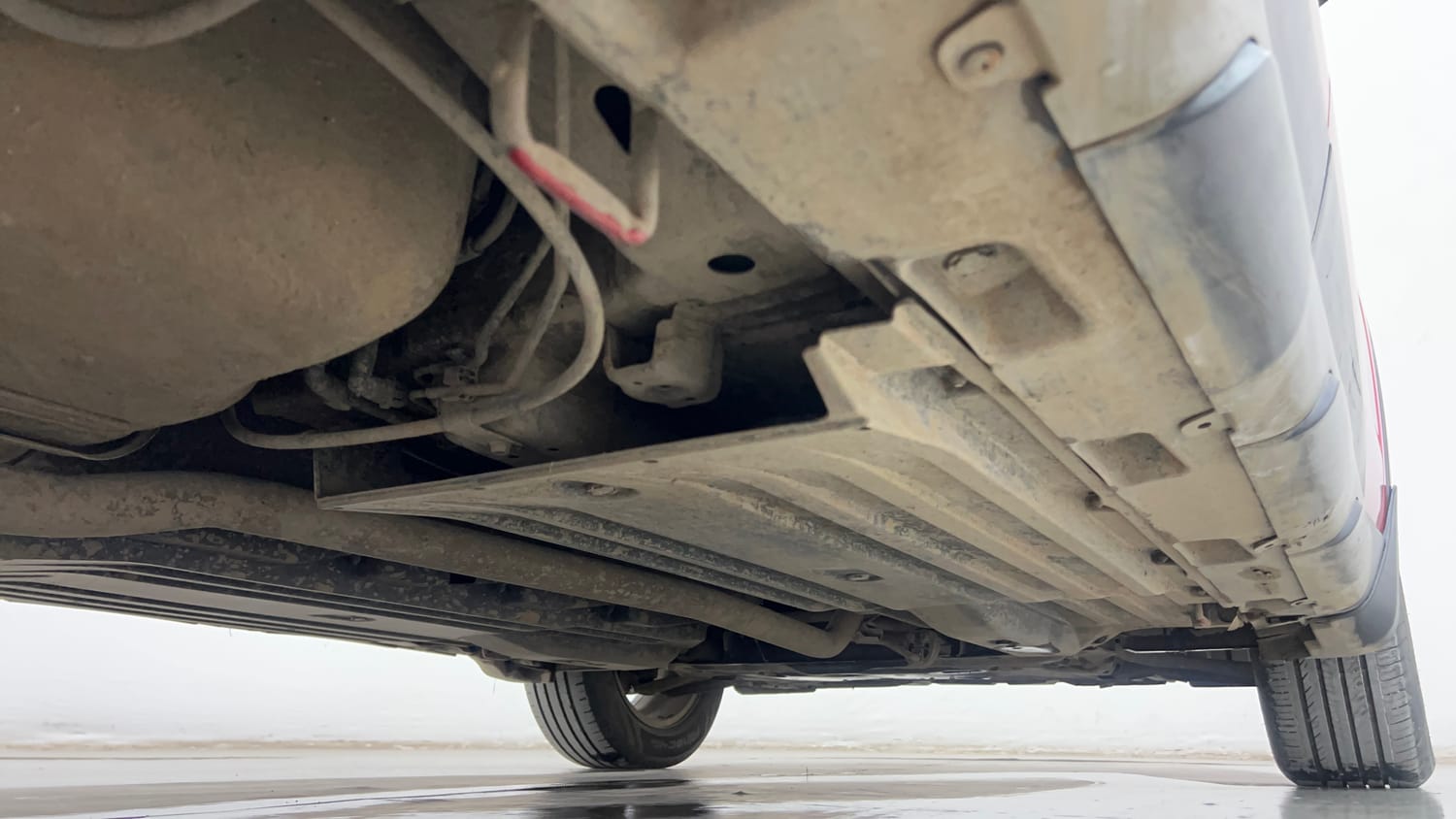 Used 2018 Maruti Suzuki Vitara Brezza [2016-2020] ZDi Diesel Manual extra REAR RIGHT UNDERBODY VIEW