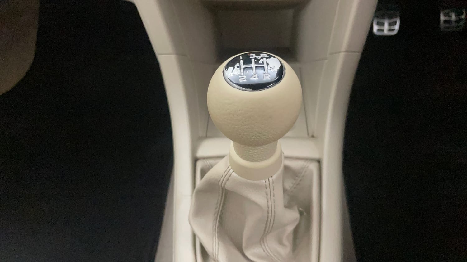 Used 2016 Maruti Suzuki Swift Dzire VXI Petrol Manual interior GEAR  KNOB VIEW