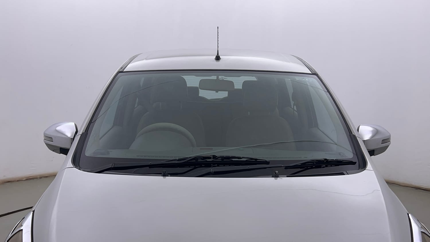 Used 2014 Maruti Suzuki Ertiga ZXi Petrol Manual exterior FRONT WINDSHIELD VIEW