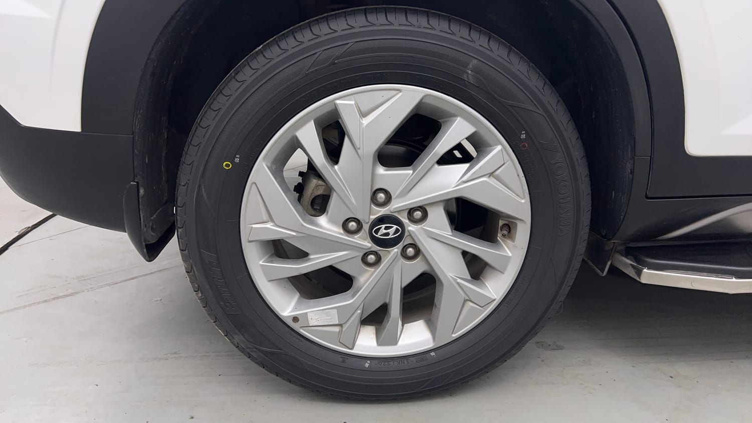 Used 2023 Hyundai Creta SX 1.5 Petrol Petrol Manual tyres RIGHT REAR TYRE RIM VIEW