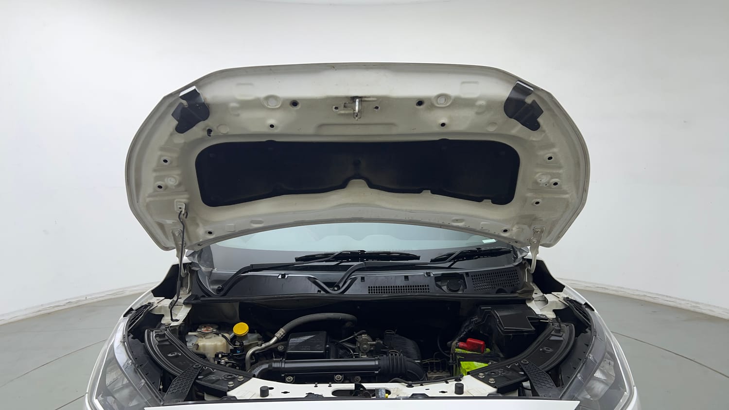 Used 2022 Nissan Magnite XE Petrol Manual engine ENGINE & BONNET OPEN FRONT VIEW