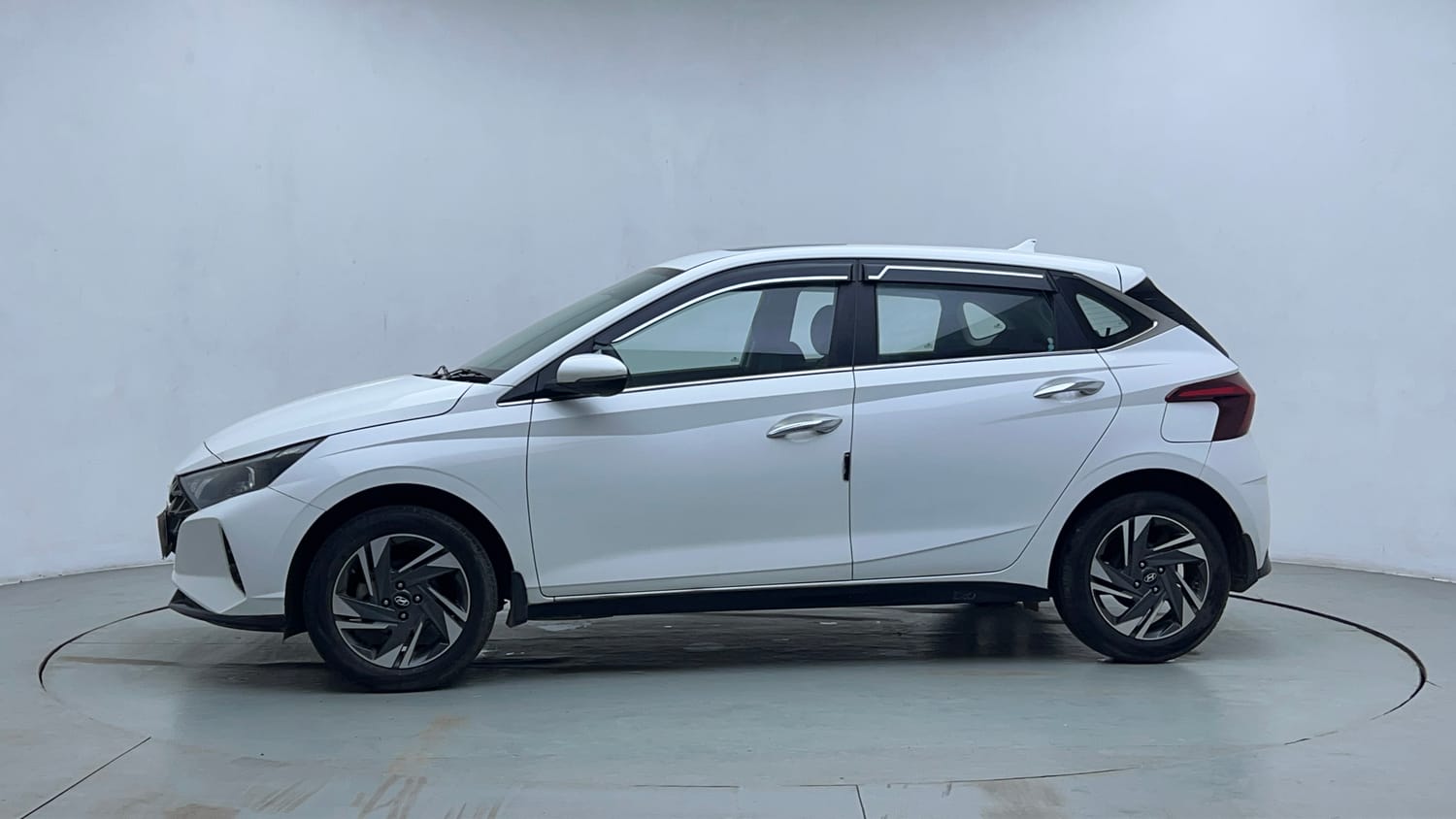 Used 2023 Hyundai New i20 Asta (O) 1.2 MT Petrol Manual exterior LEFT SIDE VIEW