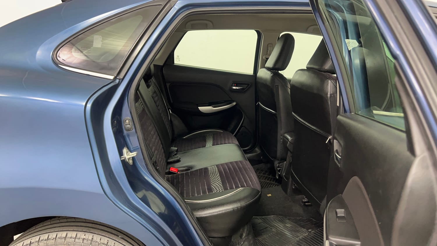Used 2017 Maruti Suzuki Baleno Alpha 1.2 Petrol Manual interior RIGHT SIDE REAR DOOR CABIN VIEW
