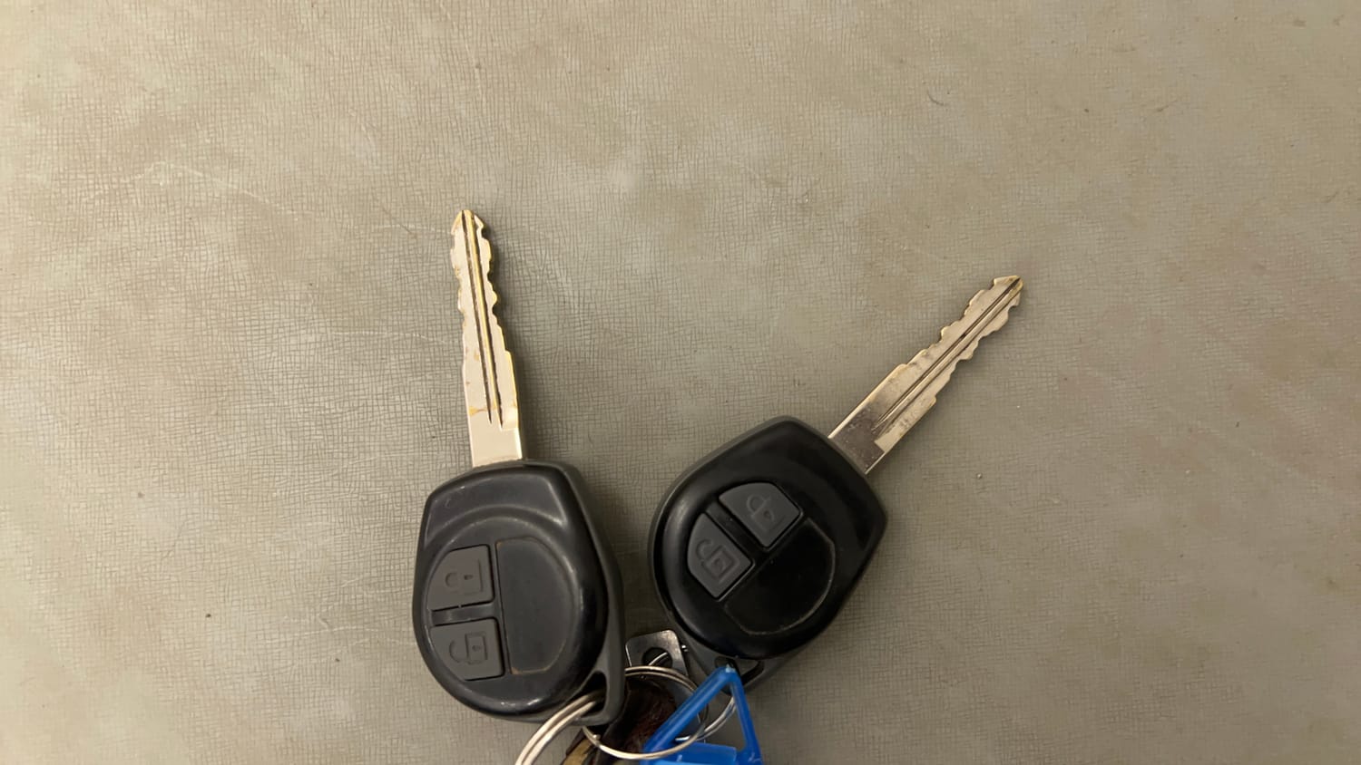 Used 2013 Maruti Suzuki Swift VXi Petrol Manual extra CAR KEY VIEW