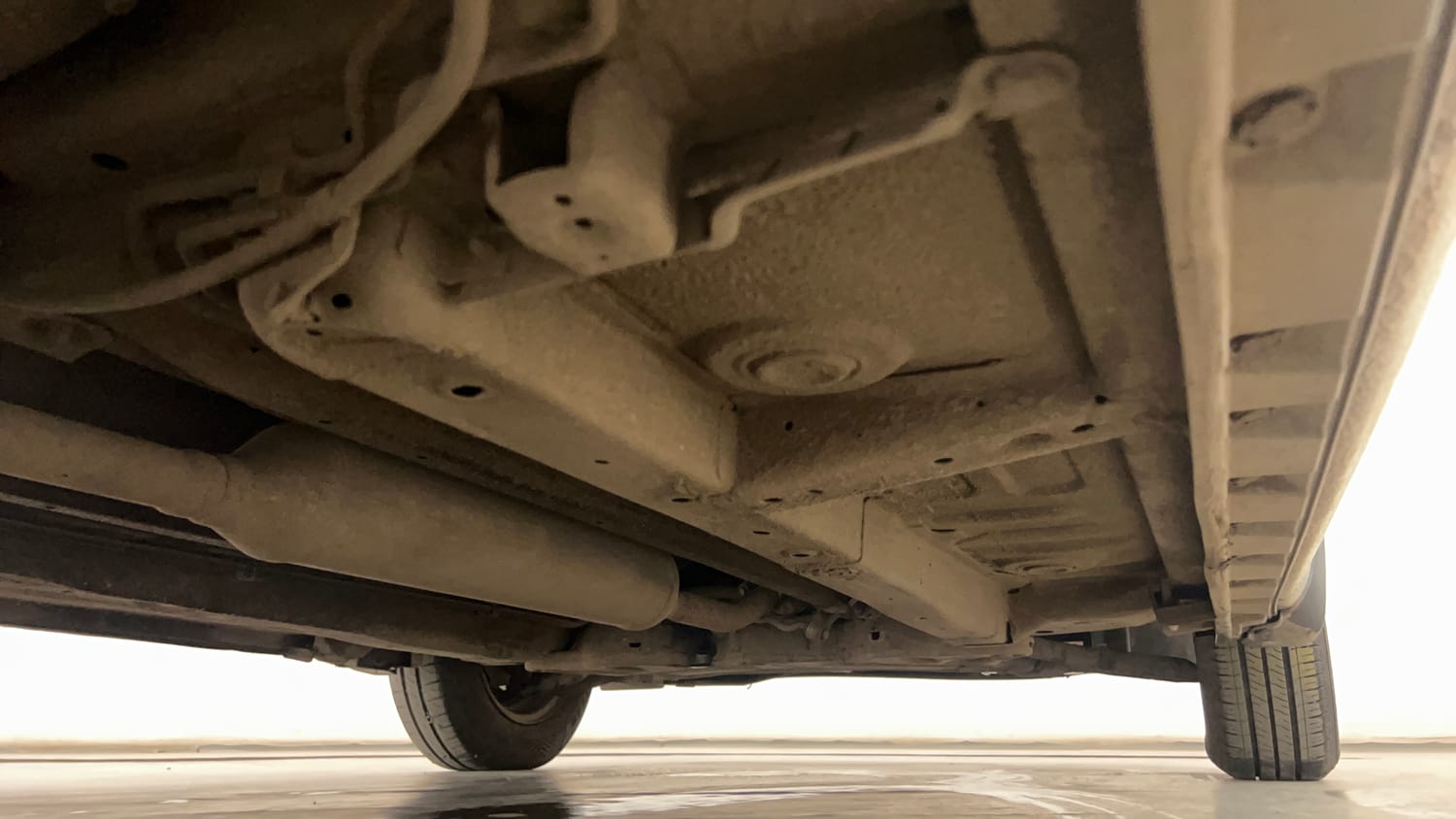 Used 2013 Maruti Suzuki Swift VXi Petrol Manual extra REAR RIGHT UNDERBODY VIEW