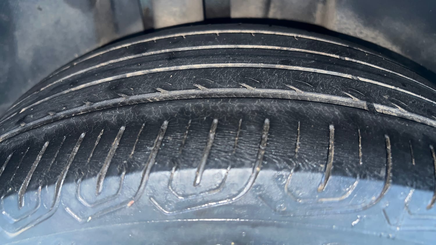 Used 2022 Skoda Slavia Style 1.0L TSI MT Petrol Manual tyres RIGHT REAR TYRE TREAD VIEW