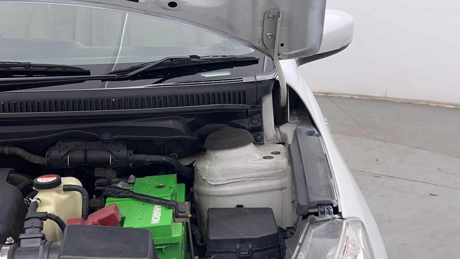 Used 2015 Maruti Suzuki Ciaz ZDi+ SHVS Diesel Manual engine ENGINE LEFT SIDE HINGE & APRON VIEW