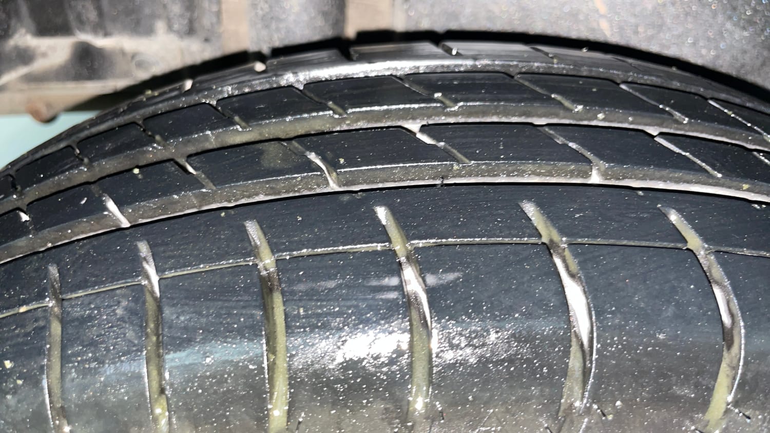 Used 2016 Maruti Suzuki Swift Dzire VXI Petrol Manual tyres RIGHT REAR TYRE TREAD VIEW