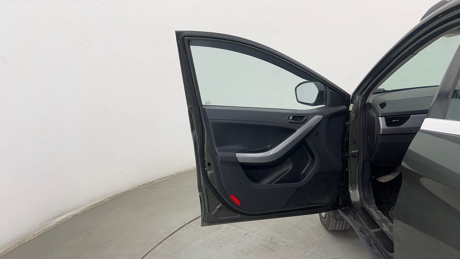 Used 2022 Tata Nexon XM Petrol Manual interior LEFT FRONT DOOR OPEN VIEW