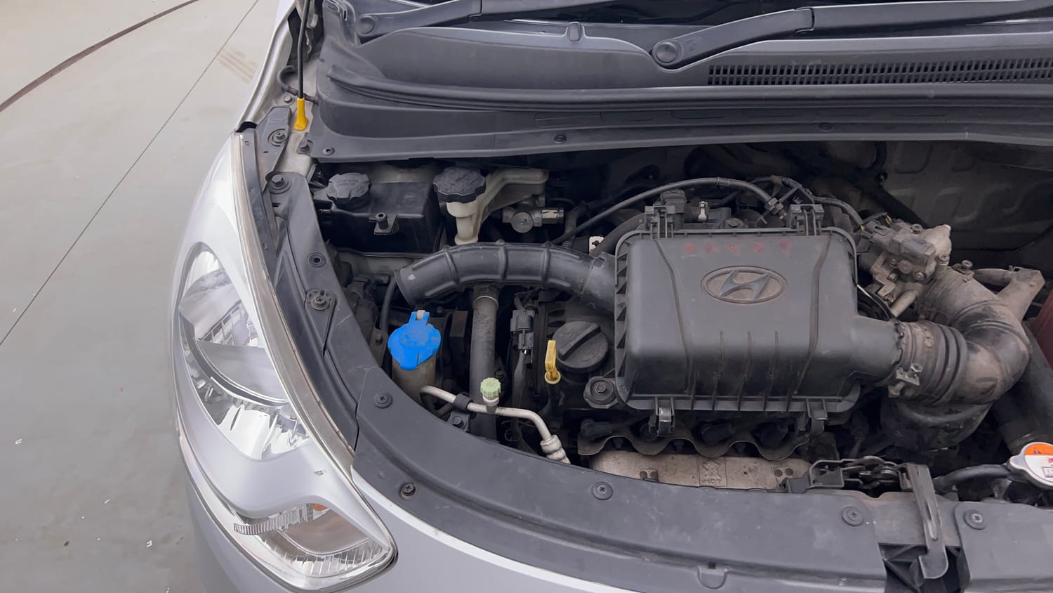 Used 2015 Hyundai i10 Magna 1.1 iRDE2 Petrol Manual engine ENGINE RIGHT SIDE VIEW