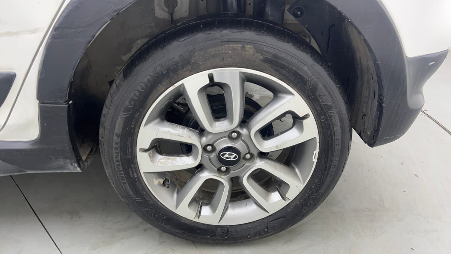 Used 2016 Hyundai i20 Active 1.2 SX Petrol Manual tyres LEFT REAR TYRE RIM VIEW