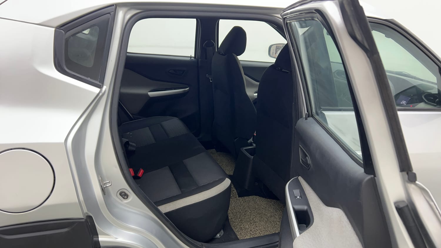 Used 2021 Nissan Magnite XE Petrol Manual interior RIGHT SIDE REAR DOOR CABIN VIEW