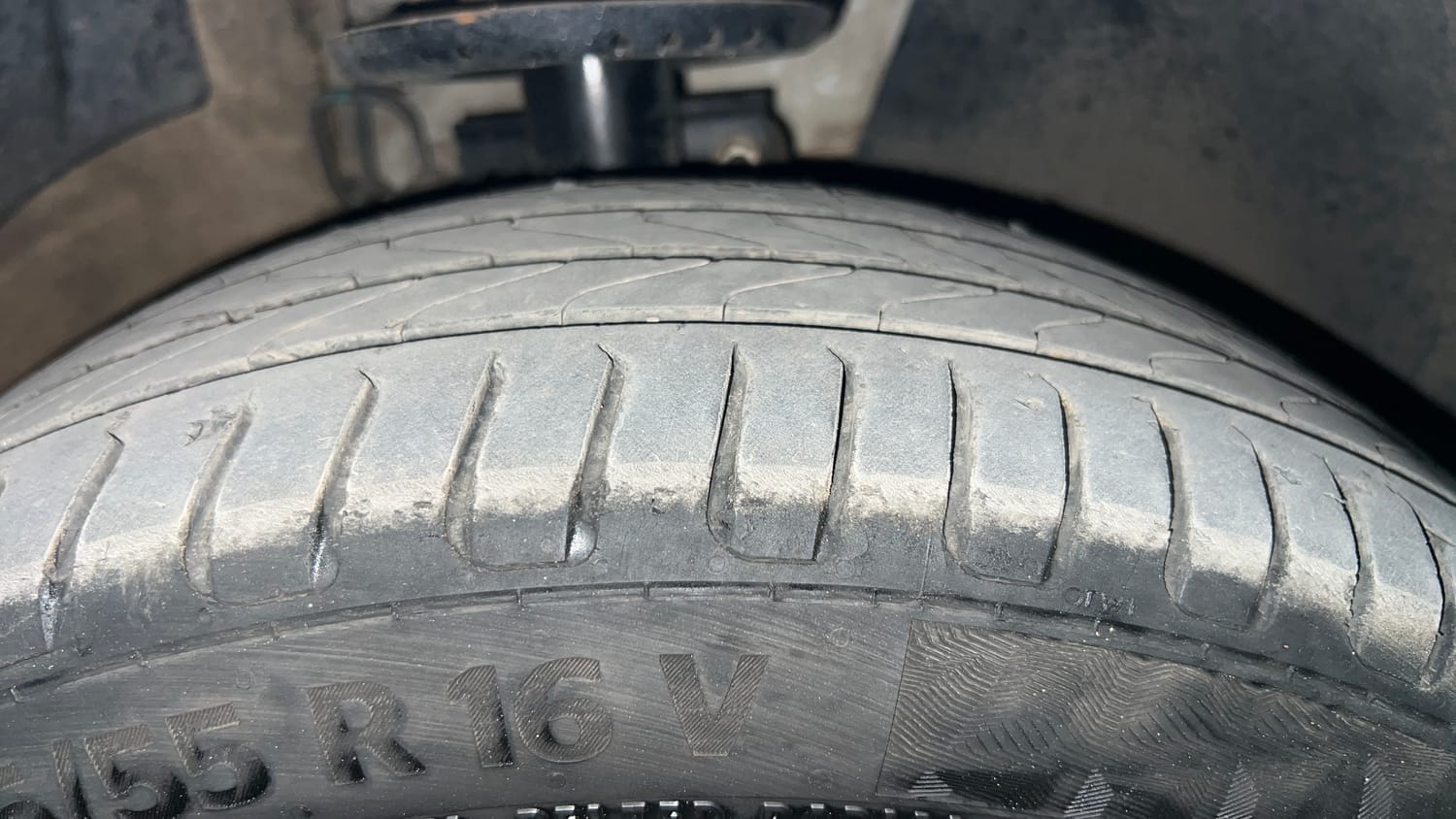 Used 2018 Skoda Rapid Style 1.6 MPI Petrol Manual tyres RIGHT FRONT TYRE TREAD VIEW