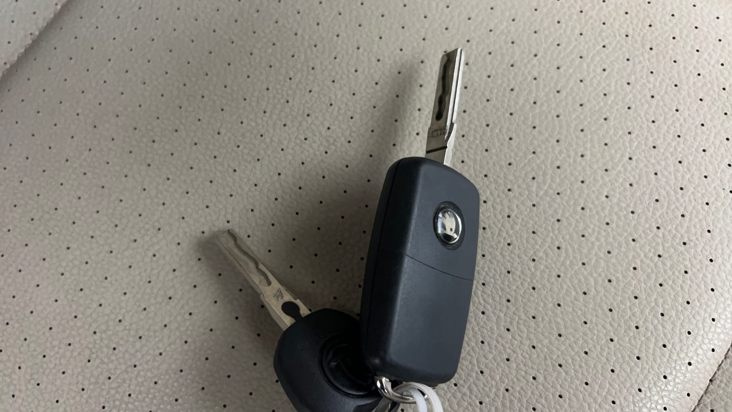 Used 2018 Skoda Rapid Style 1.6 MPI Petrol Manual extra CAR KEY VIEW