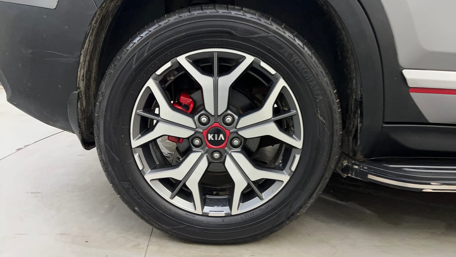 Used 2020 Kia Seltos GTX Plus AT 1.5 Diesel Diesel Automatic tyres RIGHT REAR TYRE RIM VIEW