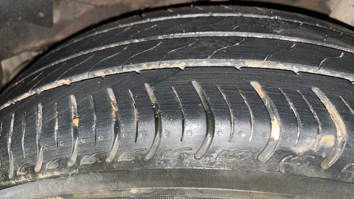 Used 2014 Honda City V Diesel Diesel Manual tyres LEFT REAR TYRE TREAD VIEW
