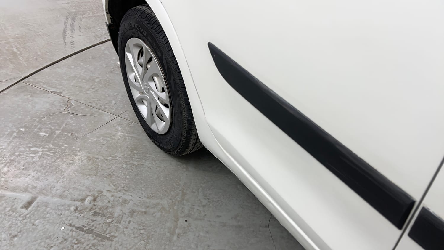 Used 2012 Maruti Suzuki Swift Dzire LXI Petrol Manual dents MINOR SCRATCH