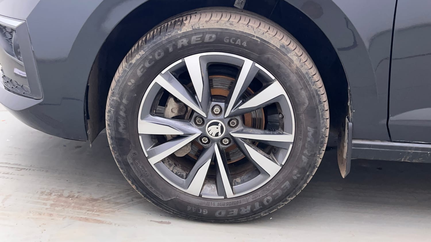 Used 2023 Skoda Slavia Style 1.0L TSI MT Petrol Manual tyres LEFT FRONT TYRE RIM VIEW