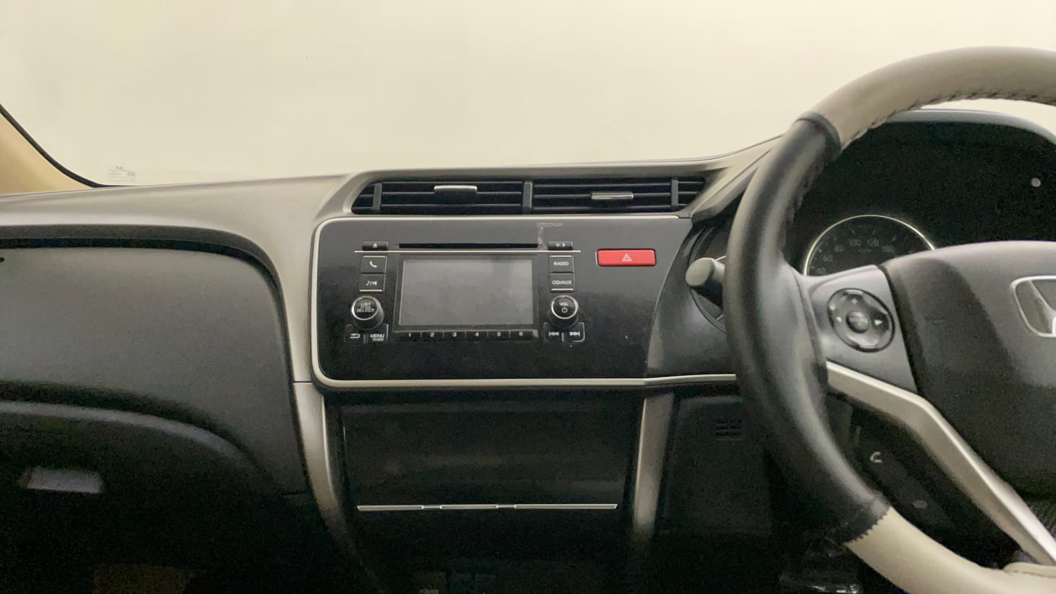 Used 2014 Honda City V Diesel Diesel Manual interior MUSIC SYSTEM & AC CONTROL VIEW