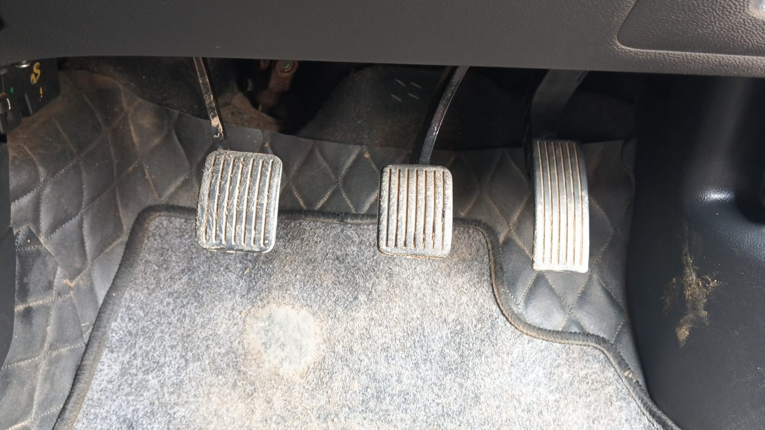 Used 2015 Hyundai Xcent S 1.2 (O) Petrol Manual interior PEDALS VIEW