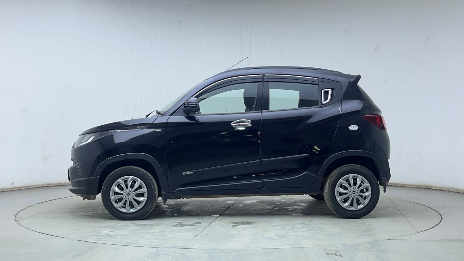 Used 2017 Mahindra KUV100 K6+ 5 STR Petrol Manual exterior LEFT SIDE VIEW